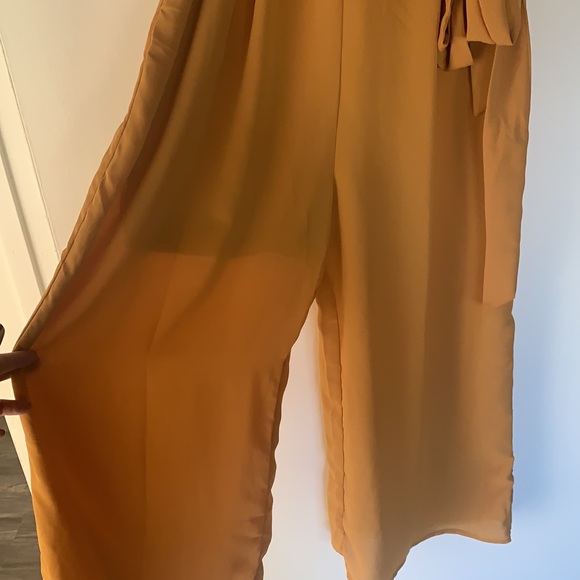 Brand new Yellow romper 😍 - Picture 3 of 4